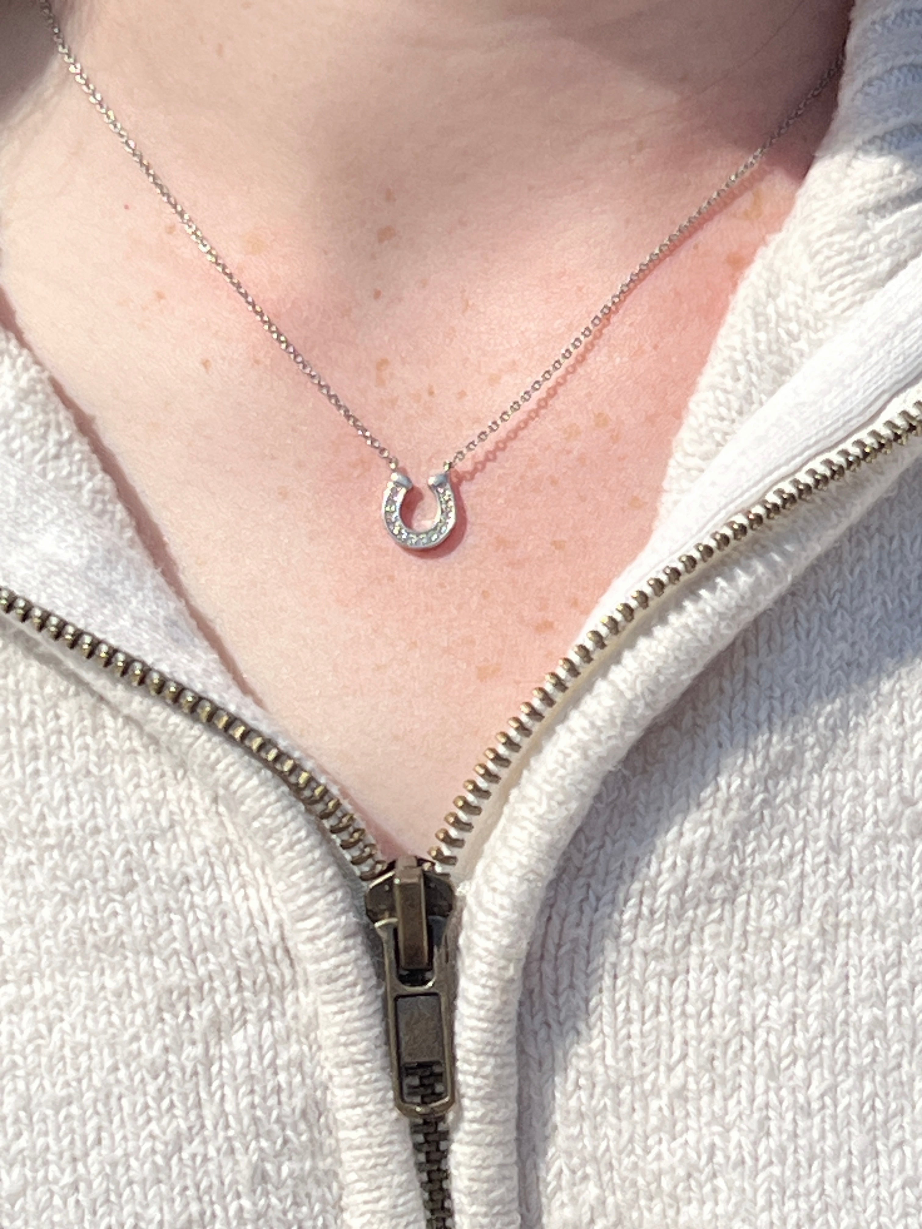 Sparkle horseshoe necklace